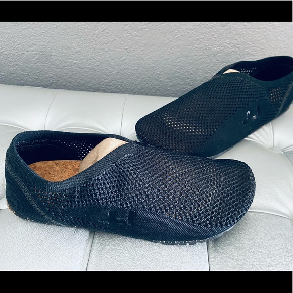 NEW! OTZ Shoes Black Mesh Cork Insole Slip-ons Espadrilles - Picture 3 of 6